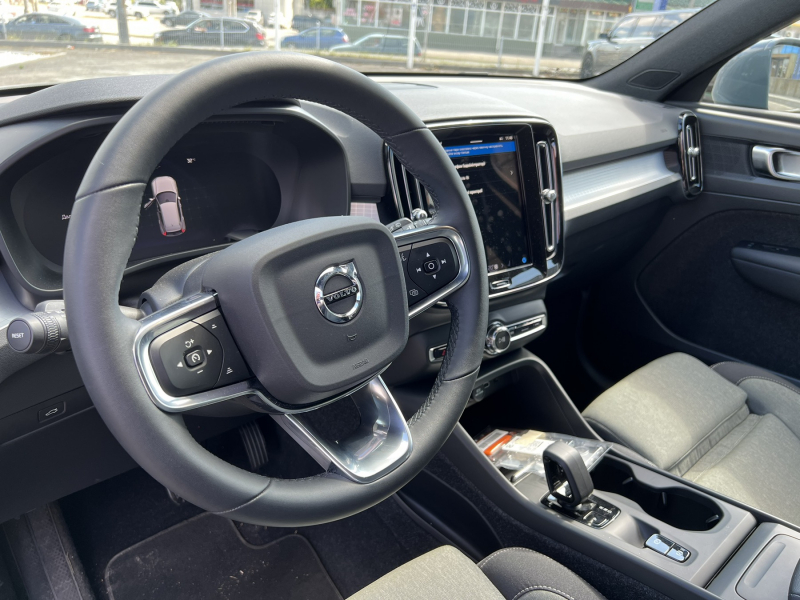 2022 Volvo XC40 Base B3(P) 2.0 М'який гібрид (бензин) Автоматична | Volvo Selekt