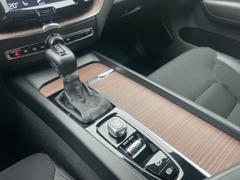 2019 Volvo XC60 Momentum T4 2.0 Дизель Автоматична | Volvo Selekt